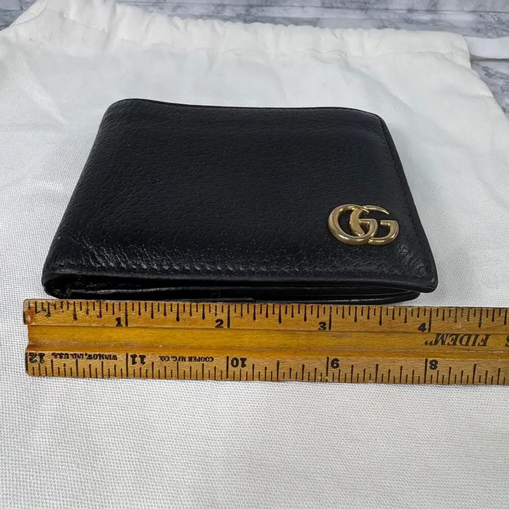Gucci Men Black Leather Bifold Wallet W/ Gold GG Logo Authentic Unique Pocket